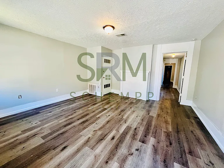 2300 W Madison St — Photo 2