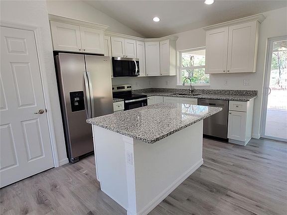 5th image of 9529 Bahia Rd