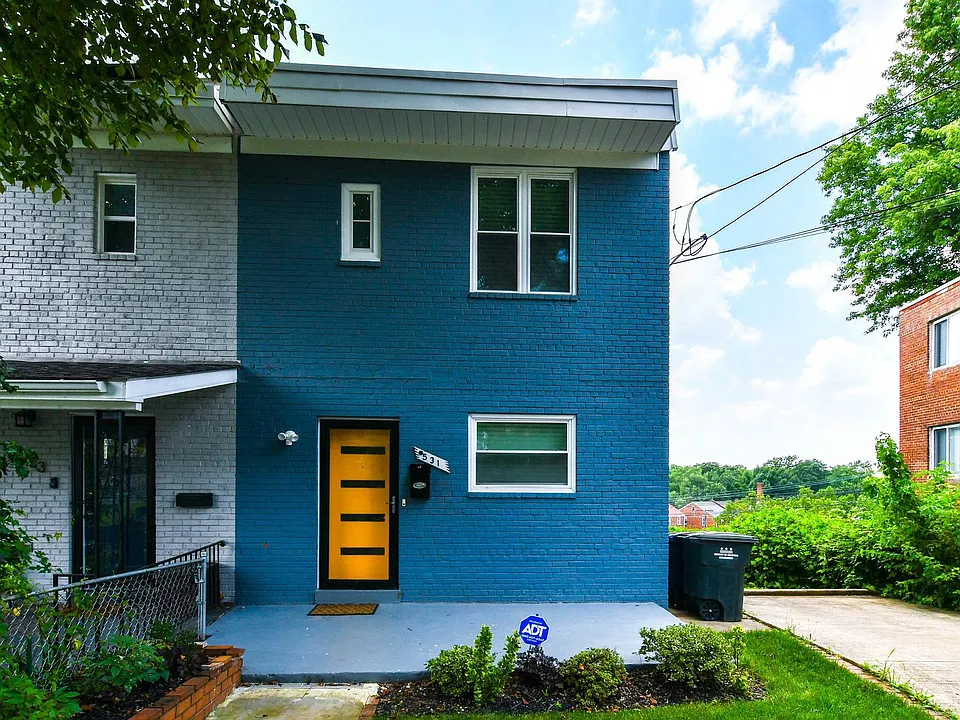 531 Hilltop Ter SE