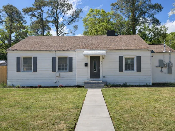 1701 E 39th St, Savannah, GA 31404