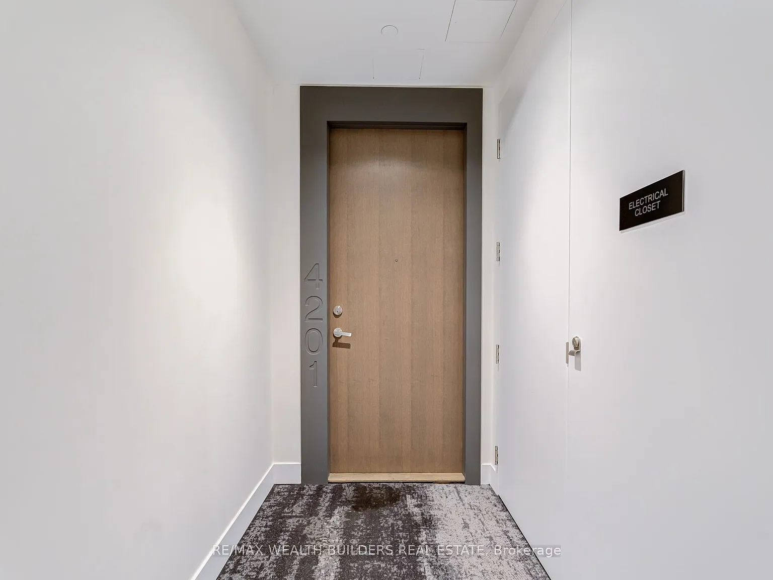 3 bed, $6,200 — Photo 3