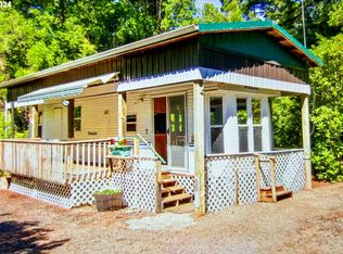 62 Outer Dr, Florence, OR 97439