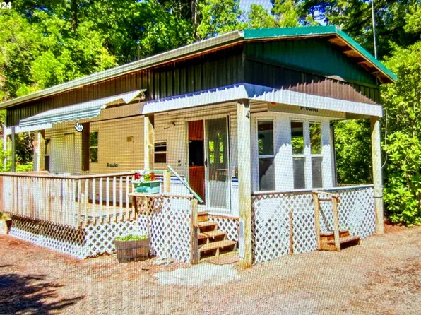 62 Outer Dr, Florence, OR 97439