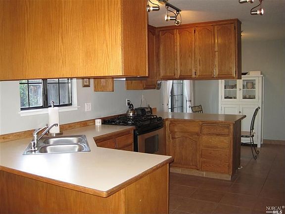 4th image of 1627 Poppy Ct