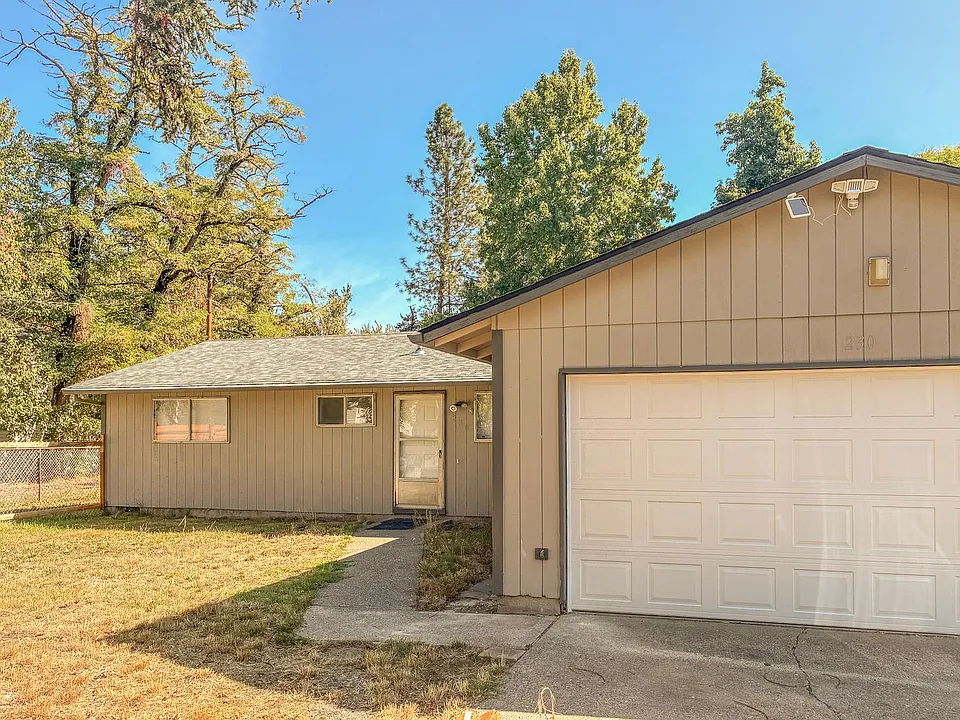 230 SE 160th Ave