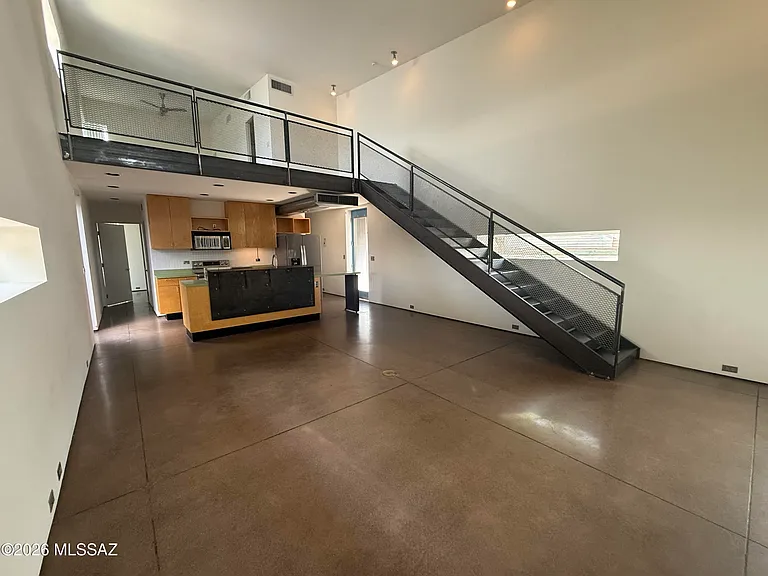 741 S Fremont Ave — Photo 2