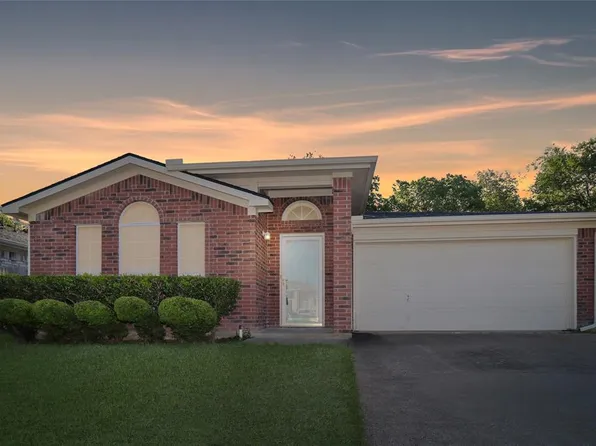 5911 York River Dr, Arlington, TX 76018