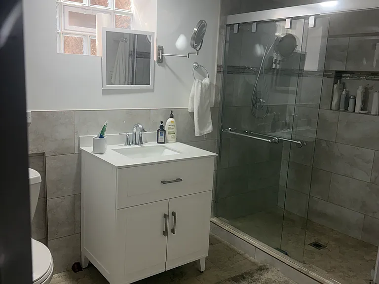 4915 Jerome Ave — Photo 11
