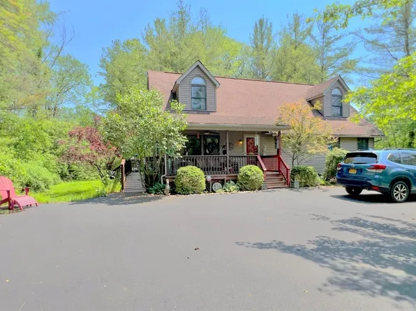 776 Sleepy Hollow Rd, Athens, NY 12015