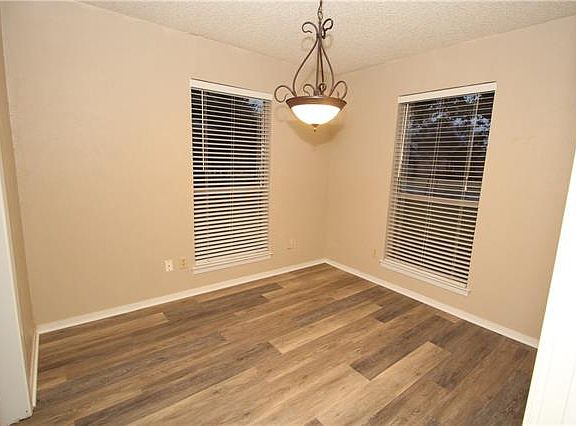 3rd image of 3940 Los Robles Dr