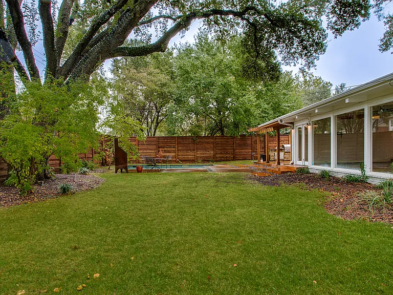 5815 Walnut Hill Ln — Photo 48