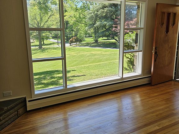 Livingroom picture window