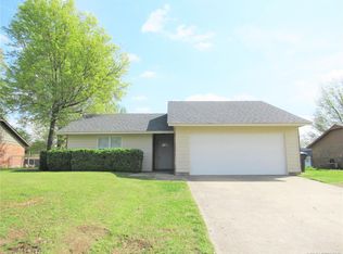 1612 Bluejay Ln, Muskogee, OK 74403