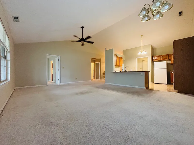 6740 Grovebelle Dr — Photo 6