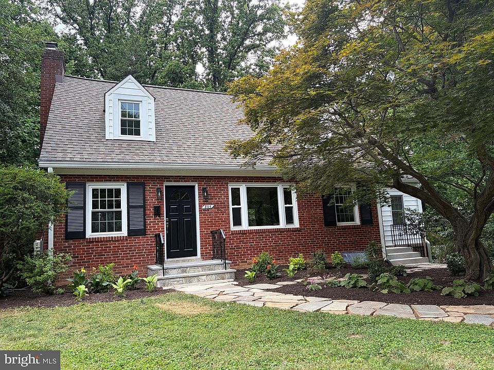 1st image of 805 Ridge Pl