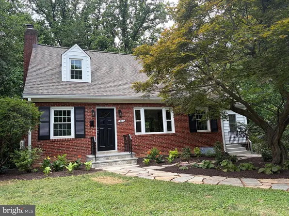 805 Ridge Pl, Falls Church, VA 22046