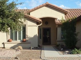 984 N Rhodes Dr, Green Valley, AZ 85614