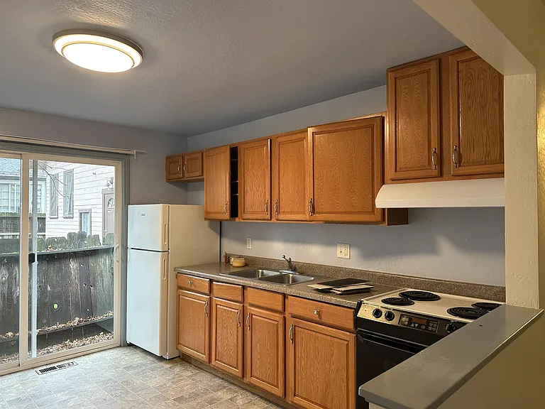 1121 Chestnut St — Photo 6