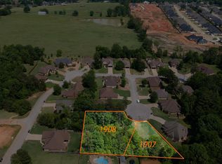 1907 Oak Knoll Cir, Longview, TX 75605