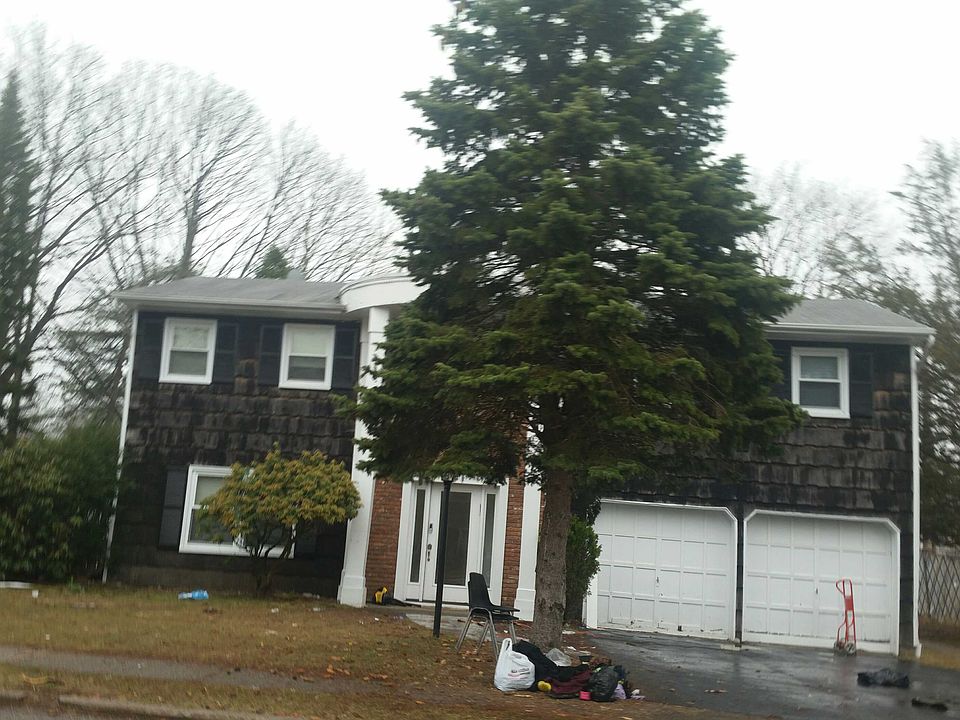 2nd image of 26 Bedford Ct