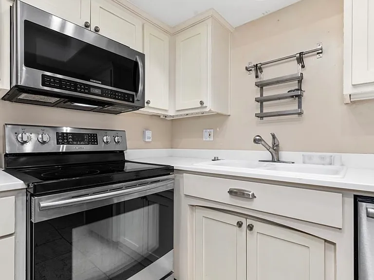 3336 Harbor Cir #D — Photo 13