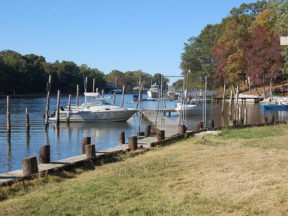 Deeded slip at community pier