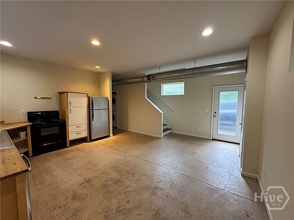4th image of 283 Athens Ave
