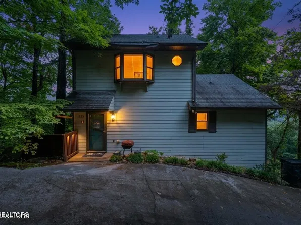1523 Gillespie Way, Gatlinburg, TN 37738