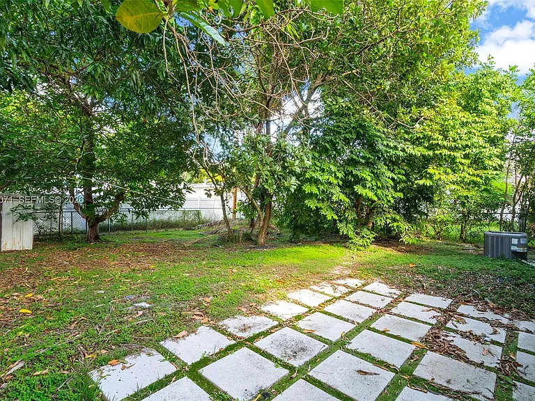 6831 Greene St — Photo 17