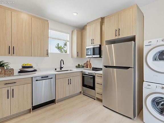 4th image of 4732-4734 Utah St #301