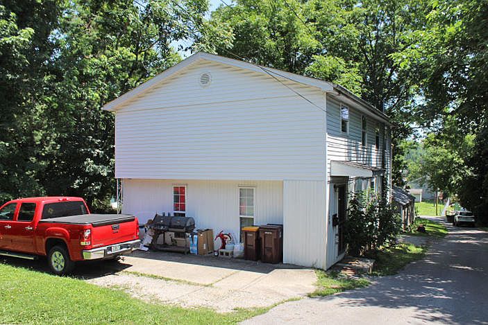 2nd image of 128-130 Lair St