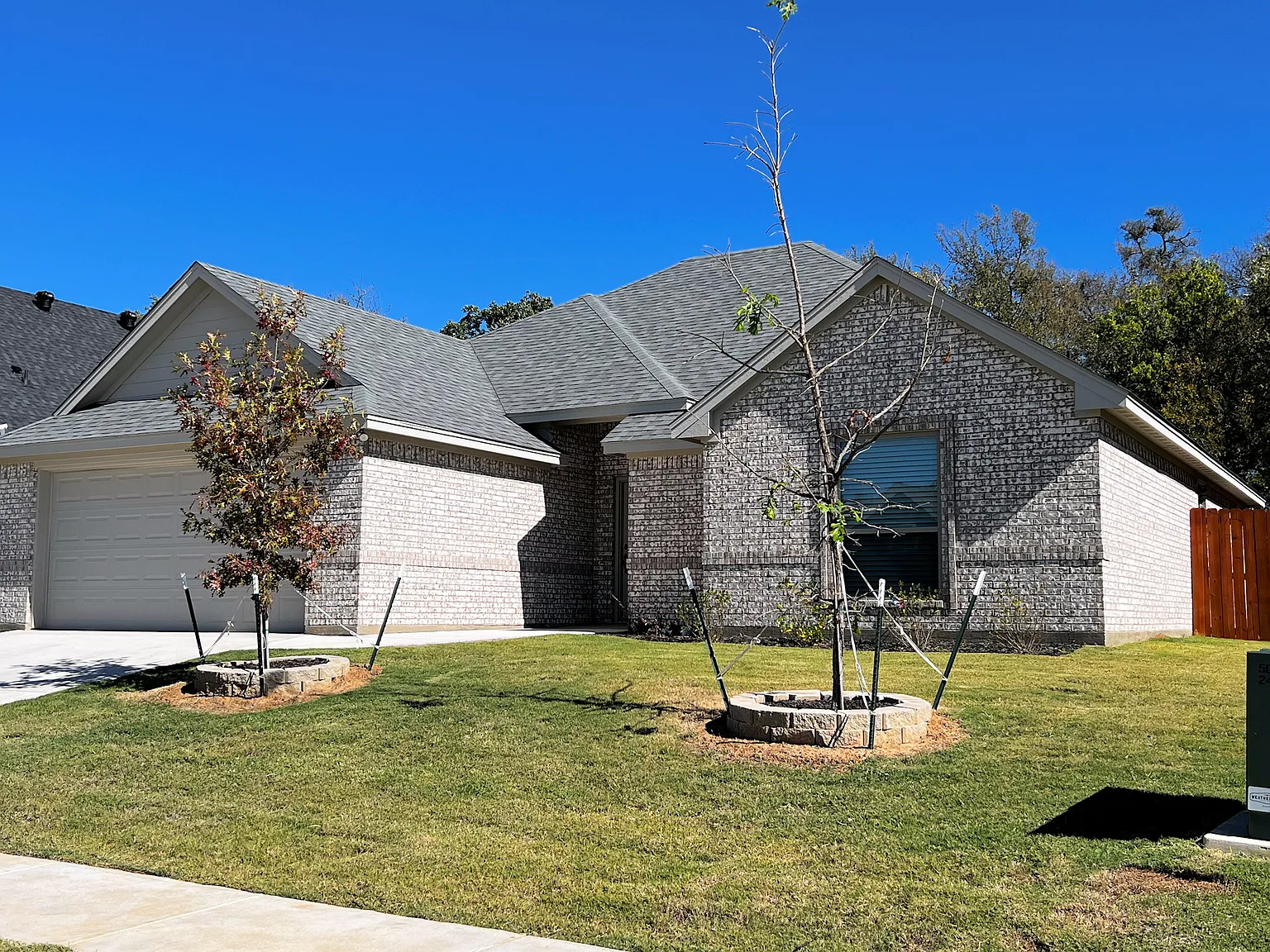 3 bed, 1575 sqft, $2,300 — Photo 2