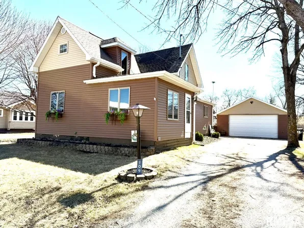 109 Main St, Charlotte, IA 52731