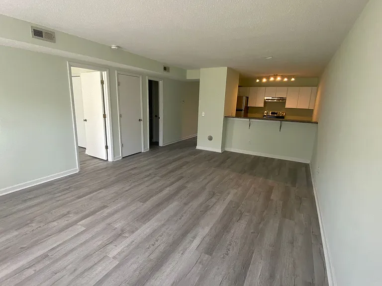 Ocean Highway Apartments — Photo 22