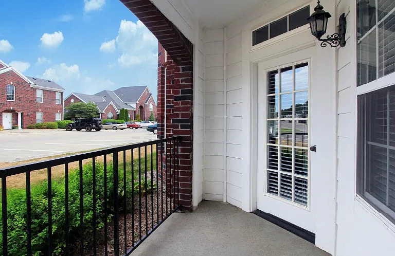 Rockledge Oaks Apartments — Photo 12