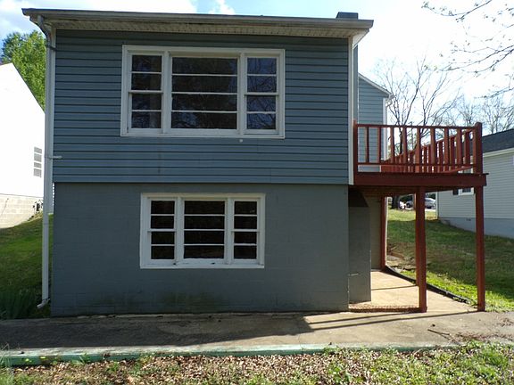 2nd image of 330 Dudley St