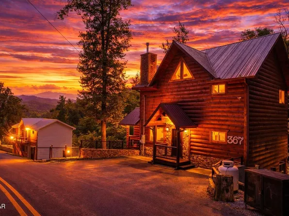 367 Wiley Oakley Dr, Gatlinburg, TN 37738