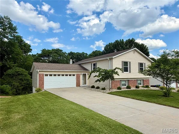 29 Red Mill Ct, Saint Peters, MO 63376