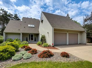 466 Catherine Ln, Shoreview, MN 55126