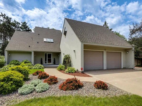 466 Catherine Ln, Shoreview, MN 55126