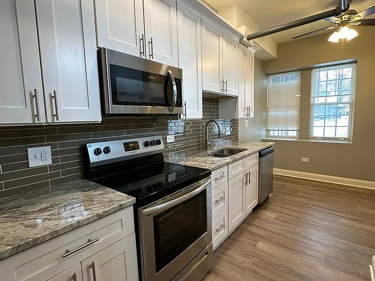 27 N Brainard Ave #H — Photo 4