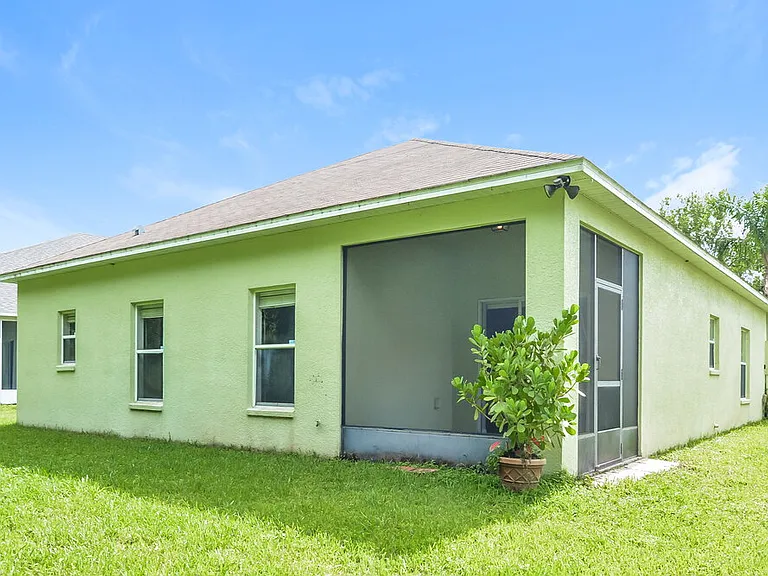 416 Marathon Ln — Photo 16