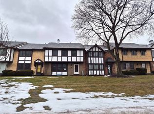 69 New Wickham Dr, Penfield, NY 14526