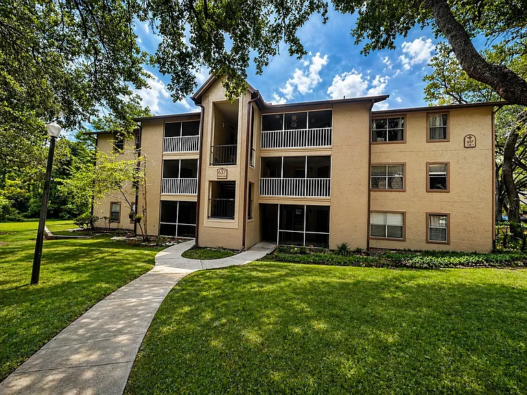 637 Buoy Ln #201 — Photo 1