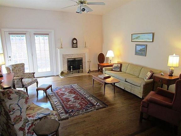 3rd image of 2944 Tabor Oaks Ln