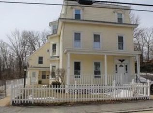 21 Grove St APT 1, Spencer, MA 01562