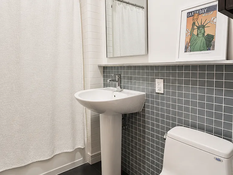 524 Saint Johns Pl #3C — Photo 7