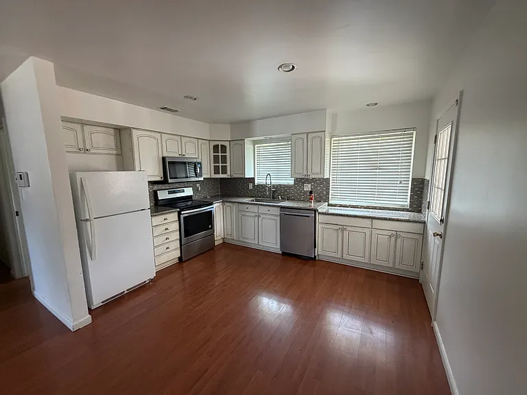 7813 Dominion Way — Photo 6