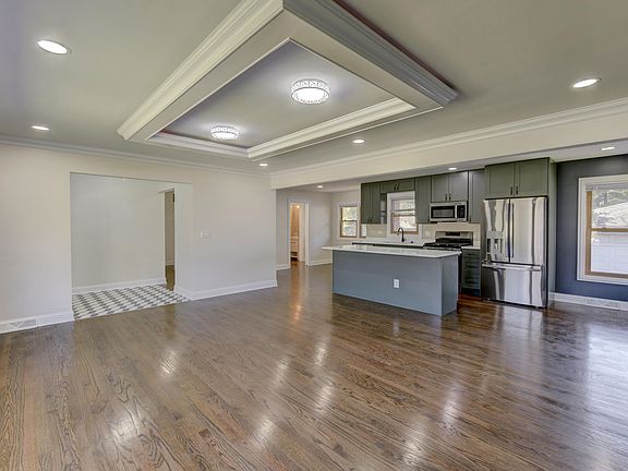 3rd image of 7970 Northcote Ave