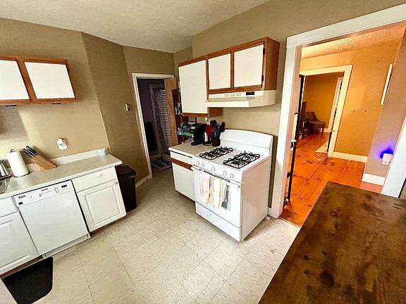 4th image of 243 W 5th St #2